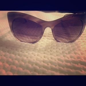 Elizabeth and James cat eyes frames